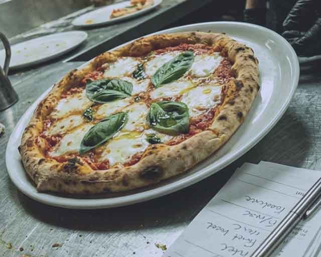 Pizza Margarita, foto amador